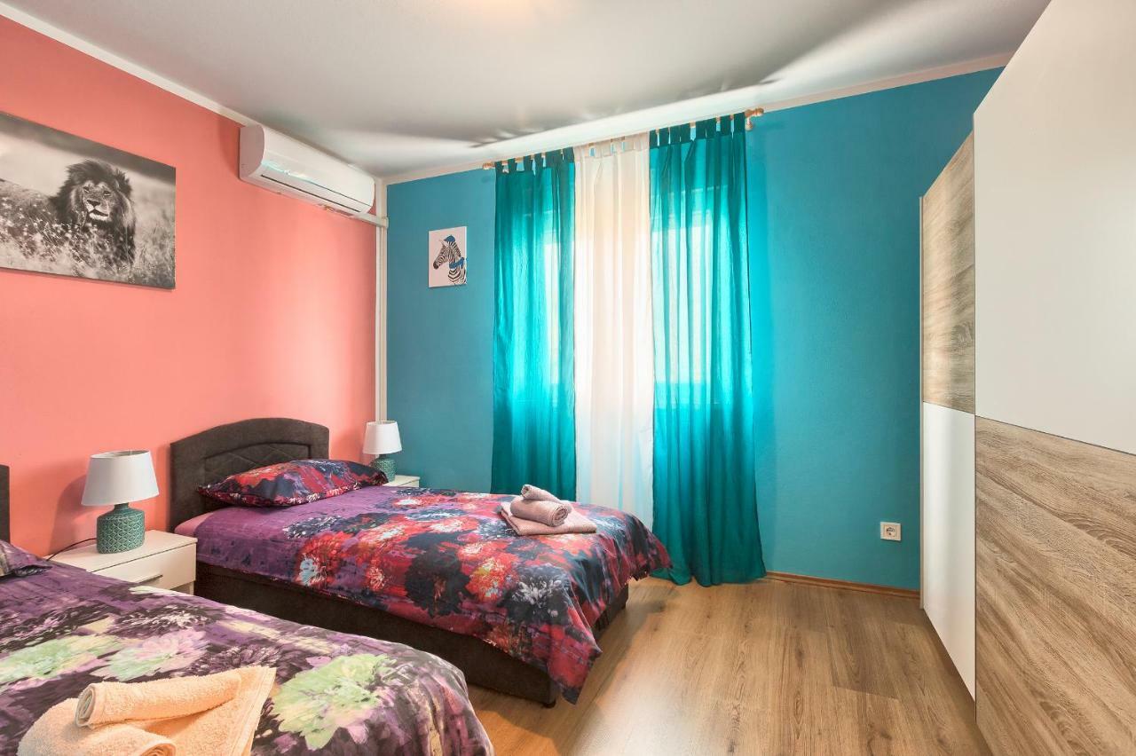Apartman Modry Pula Bagian luar foto