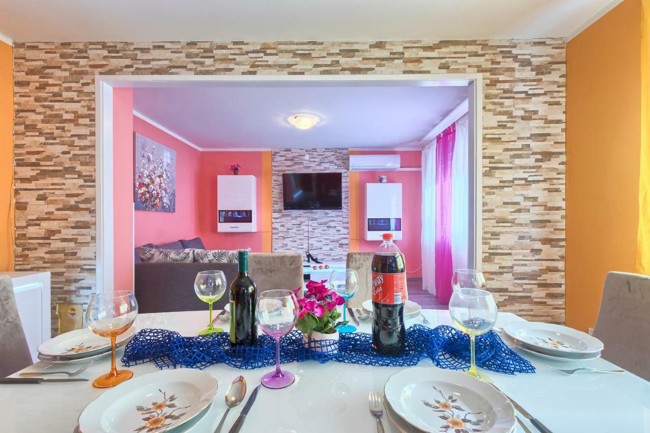 Apartman Modry Pula Bagian luar foto